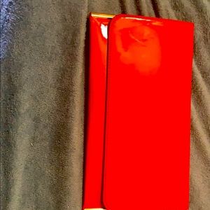 Nice size clutch, can be used as a purse